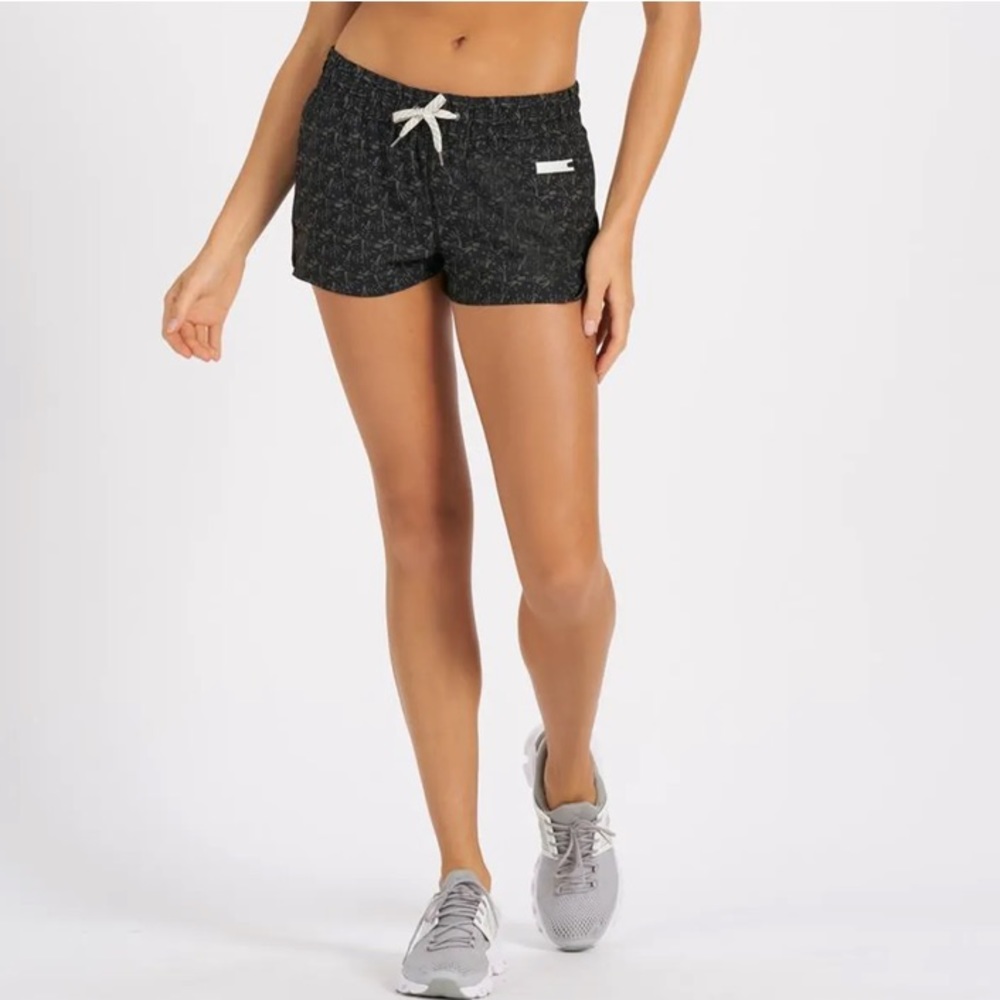 NWT! VUORI Clementine Short in Oregano Woodblock - Picture 5 of 8